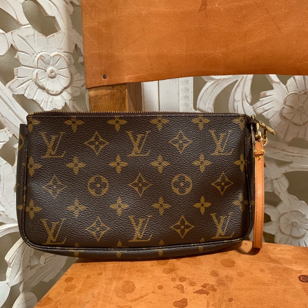 Louis Vuitton Monogram Pochette